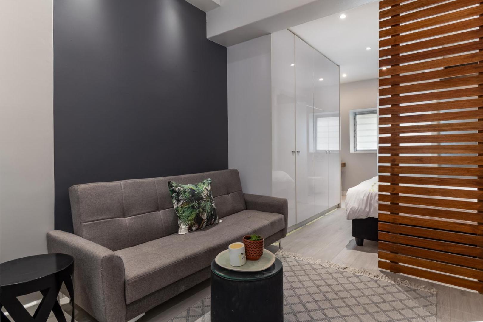Hofmeyer On 22, 19 Arrow Court Apartment