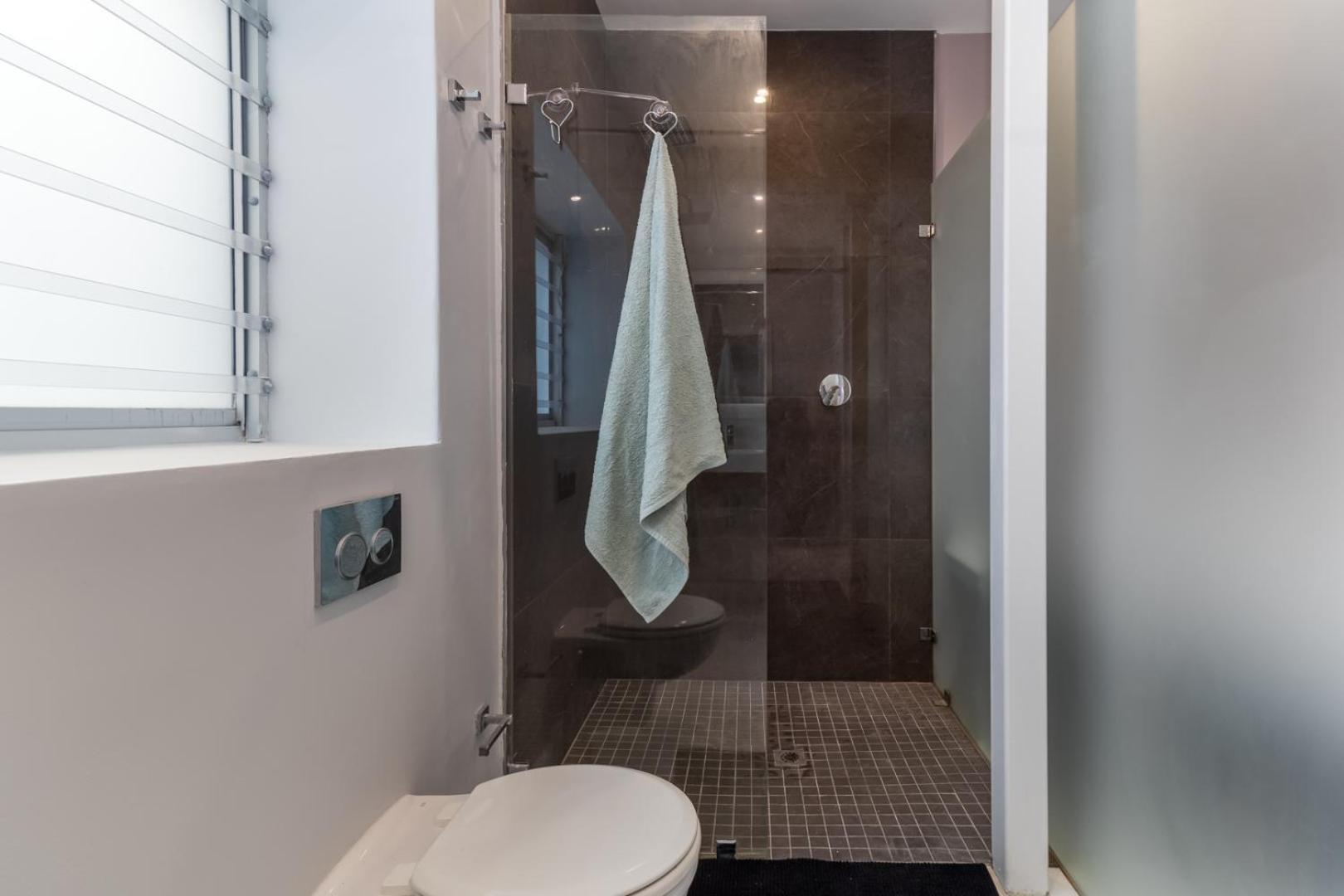 Hofmeyer On 22, 19 Arrow Court Apartment *